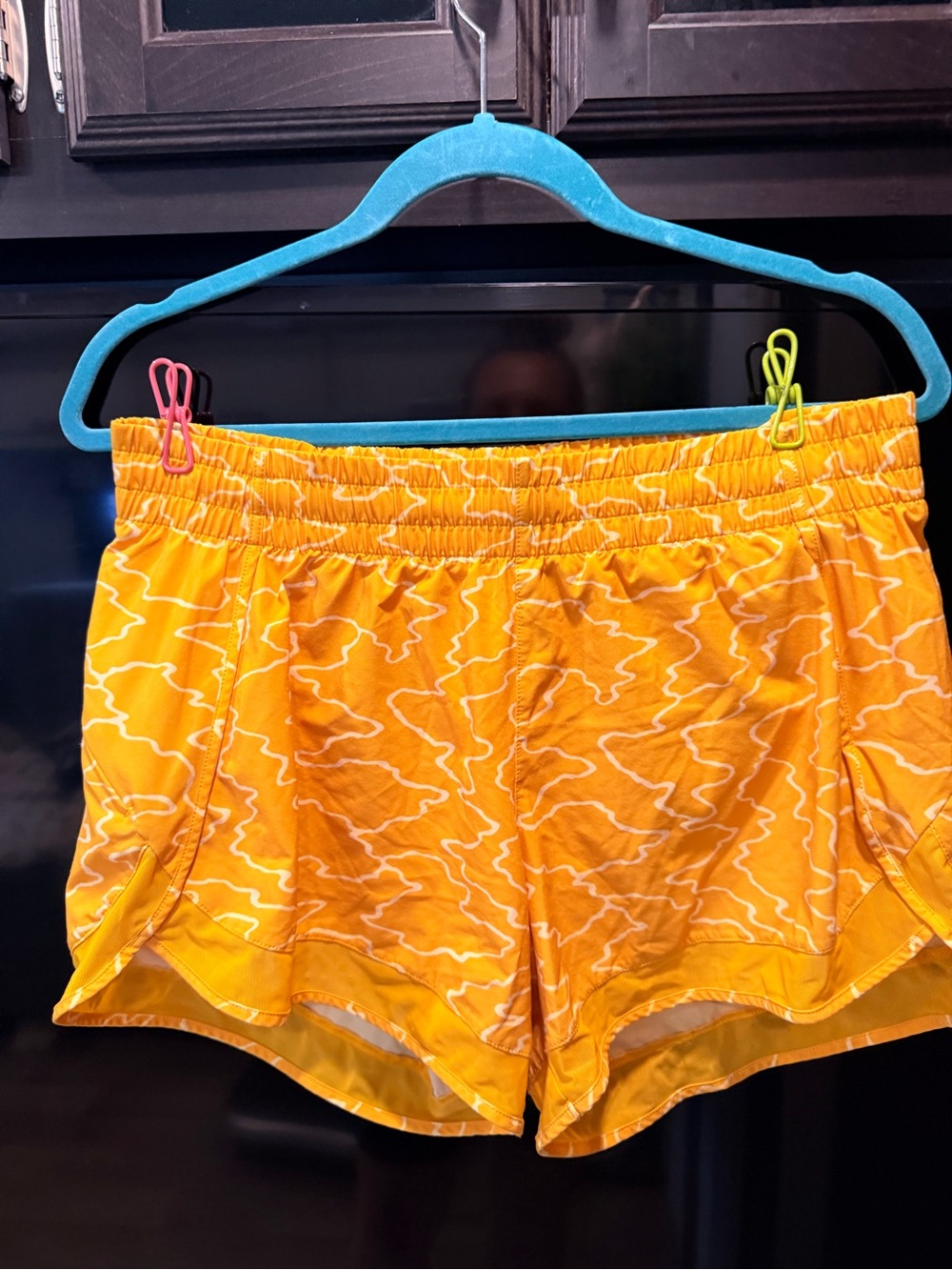 Athleta golden yellow Women’s Athletic Shorts with White Wave Print
